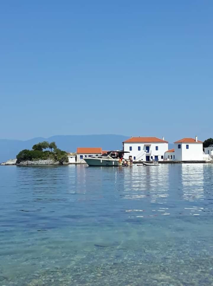 Atrium - Lafkos Villa Buitenkant foto