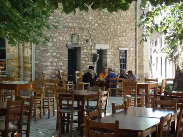 Atrium - Lafkos Villa Buitenkant foto